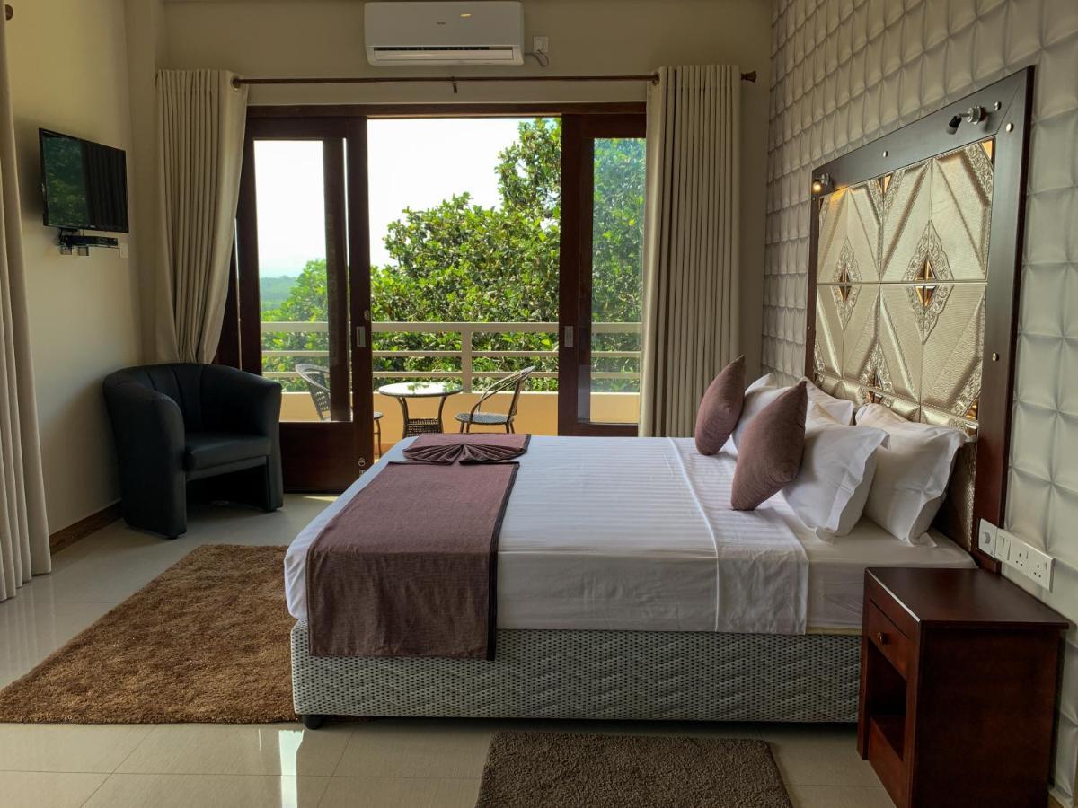 Hotel Mount Rich Rumassala Unawatuna Esterno foto