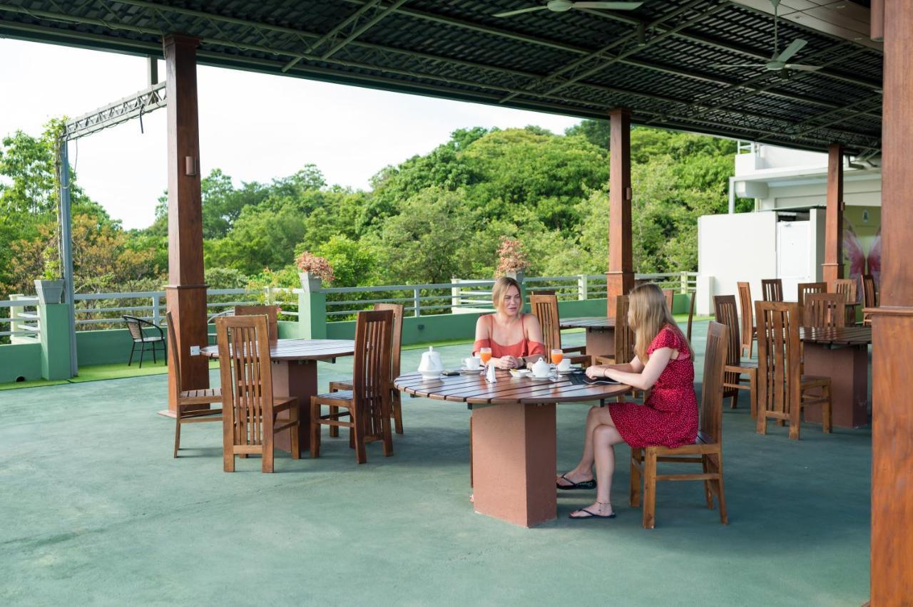 Hotel Mount Rich Rumassala Unawatuna Esterno foto