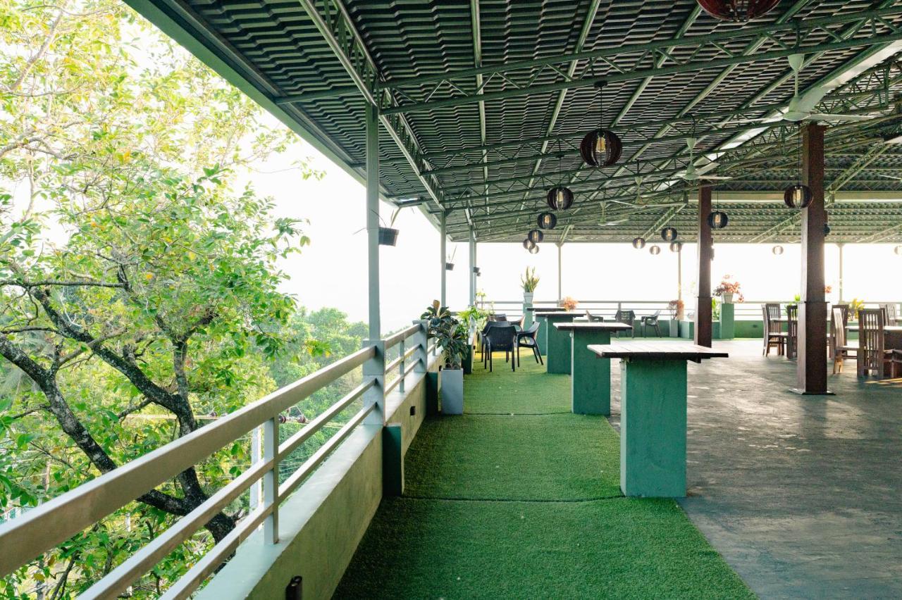 Hotel Mount Rich Rumassala Unawatuna Esterno foto