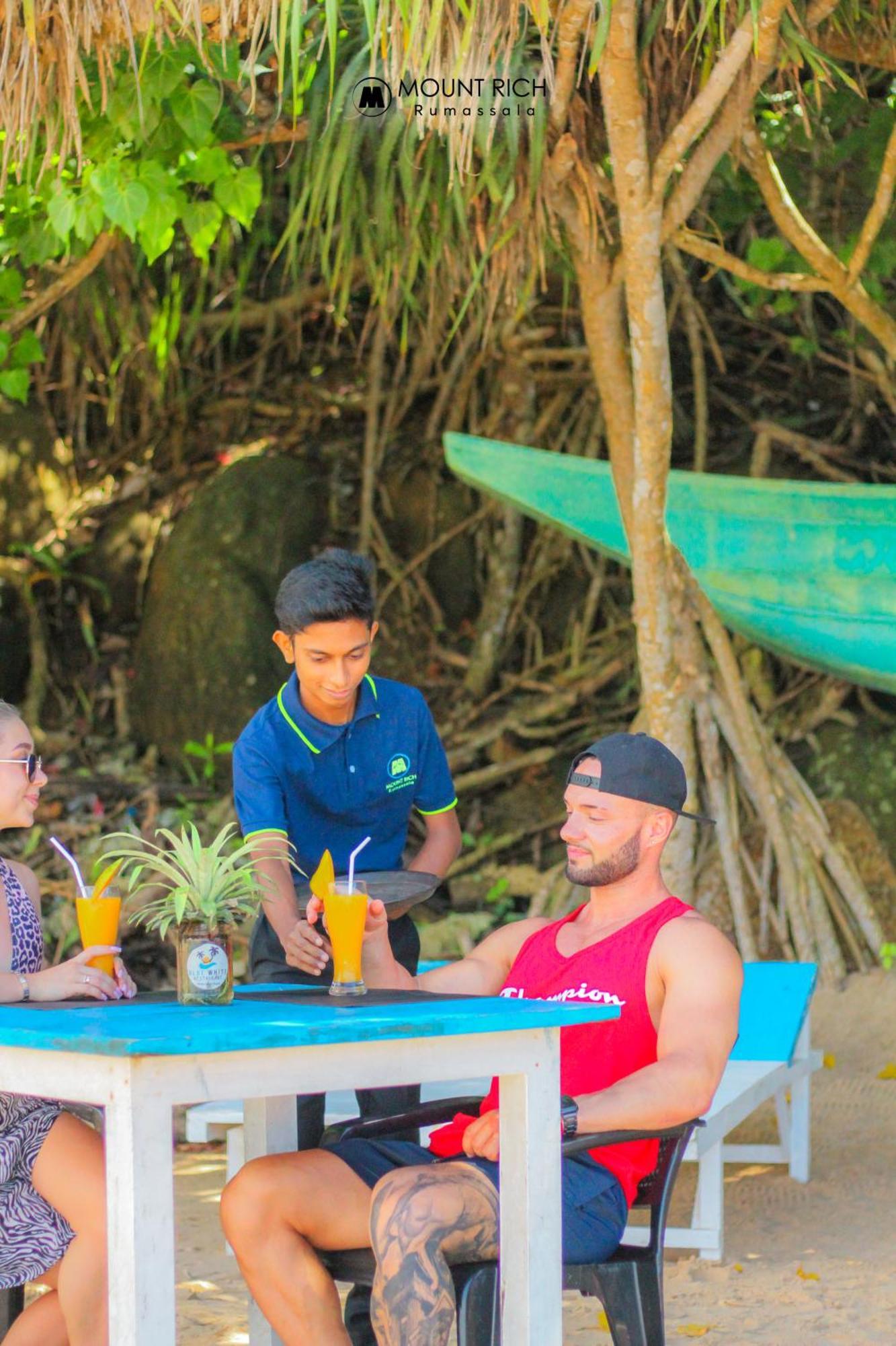 Hotel Mount Rich Rumassala Unawatuna Esterno foto