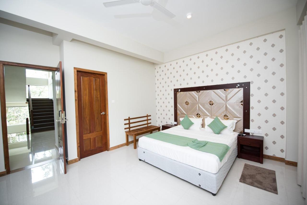 Hotel Mount Rich Rumassala Unawatuna Esterno foto