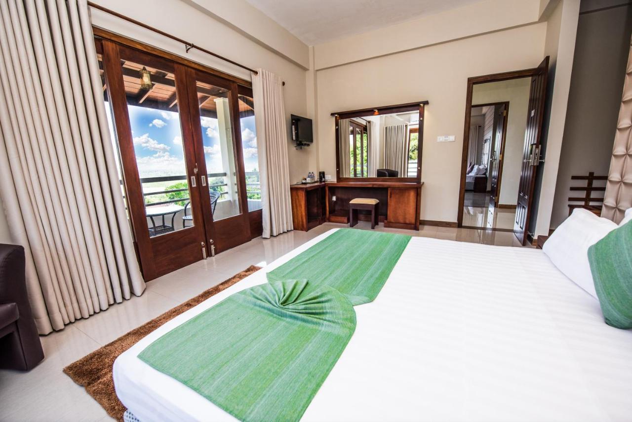 Hotel Mount Rich Rumassala Unawatuna Esterno foto